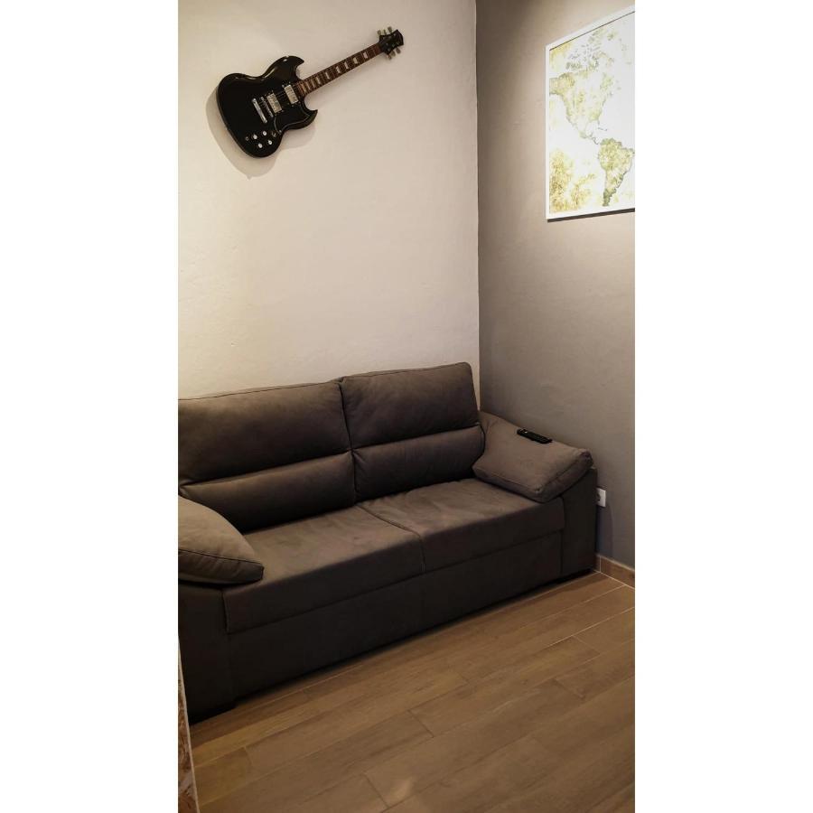 Roots Apartment ซัมบูเจย์ราโดมาร์ ภายนอก รูปภาพ
