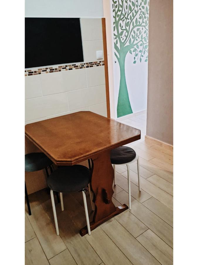 Roots Apartment ซัมบูเจย์ราโดมาร์ ภายนอก รูปภาพ